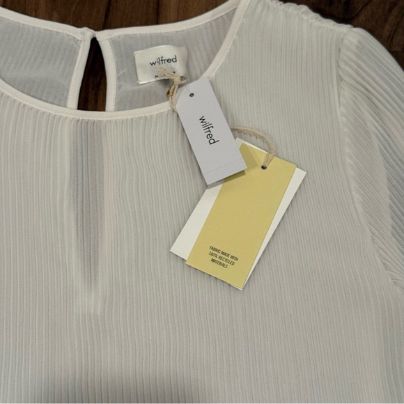 Wilfred NWT Ivory Pleated Long Sleeve Blouse Minimalist feminine Size Medium - Picture 8 of 9